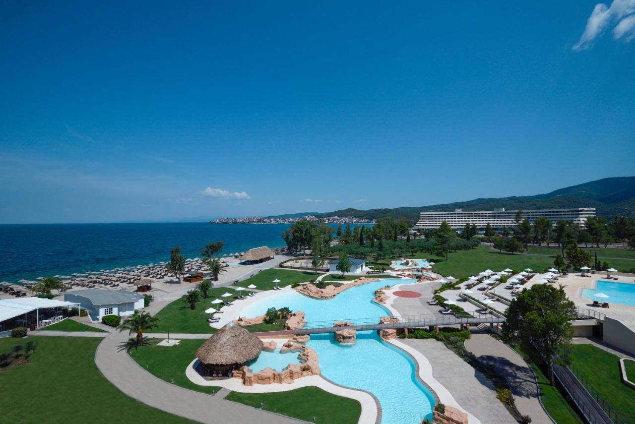 Porto Carras Meliton Hotel Neos Marmaras Exterior photo The resort's main pool