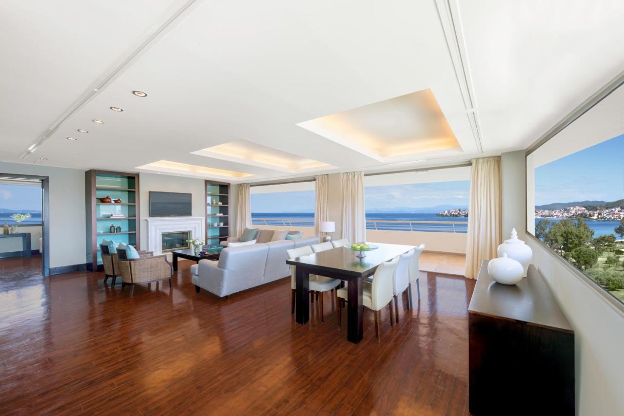 Porto Carras Meliton Hotel Neos Marmaras Exterior photo A penthouse apartment in the complex